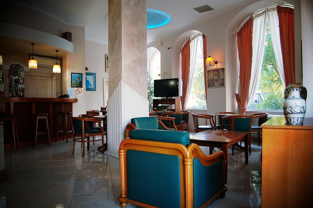 Diethnes Larissa Exterior foto