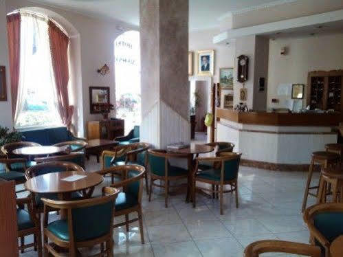 Diethnes Larissa Exterior foto